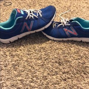 Light weight running shoes